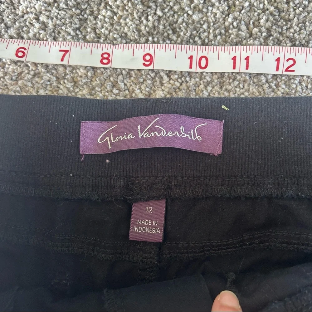 [Gloria Vanderbilt] Black Shorts w Elastic Waist